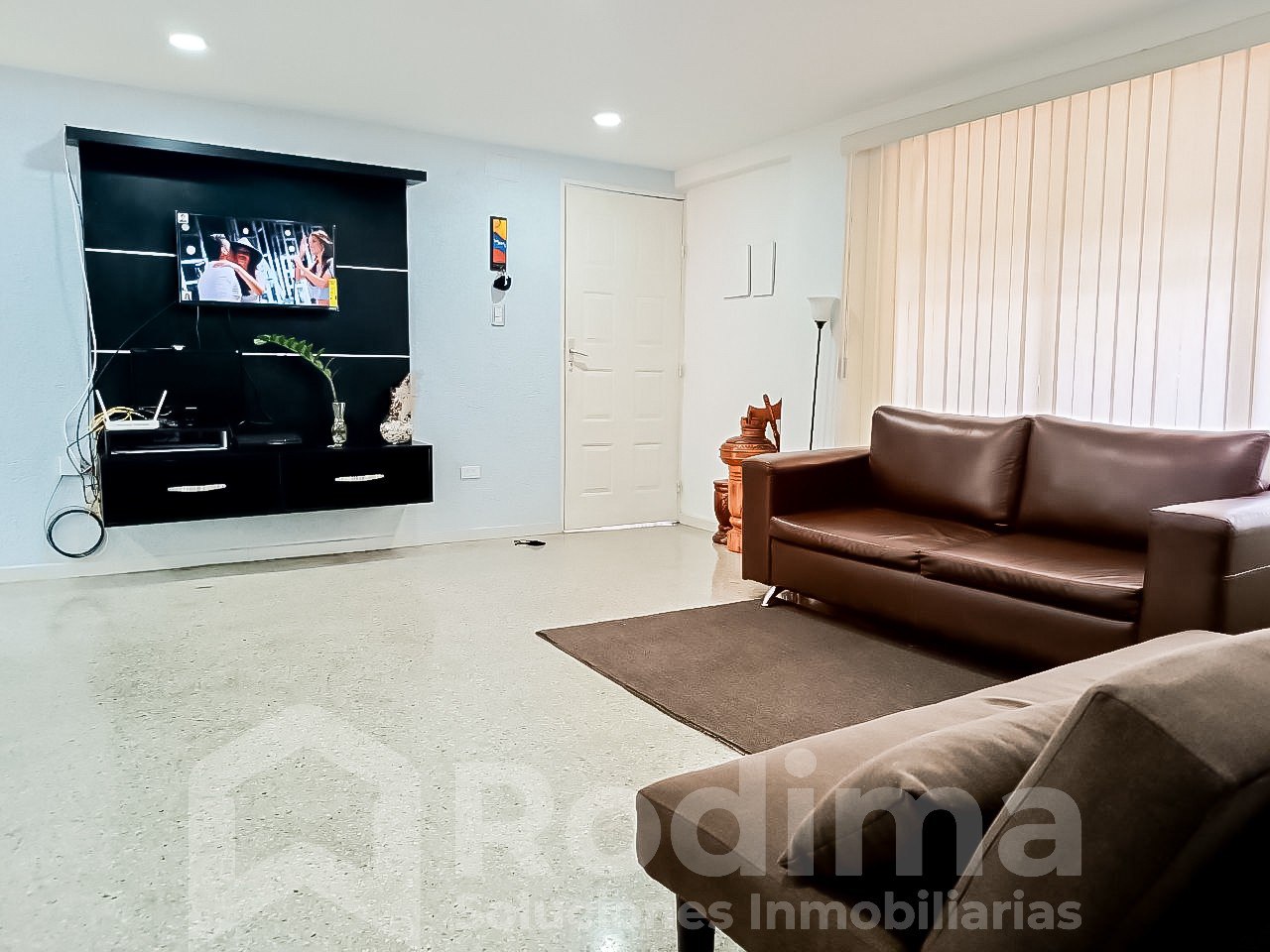 Apartamento Amoblado en la Urbanizaciòn Girardot, Maracay