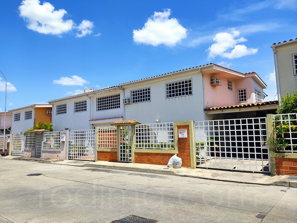 Townhouse en Turmero, Conjunto Residencial Villas del Sol