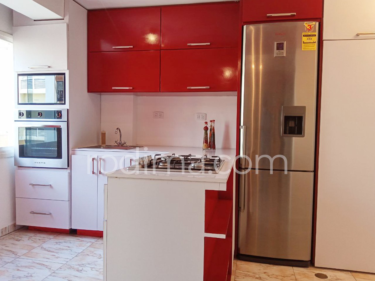 Apartamento en Residencias Los Roques, con moderna cocina empotrada equipada