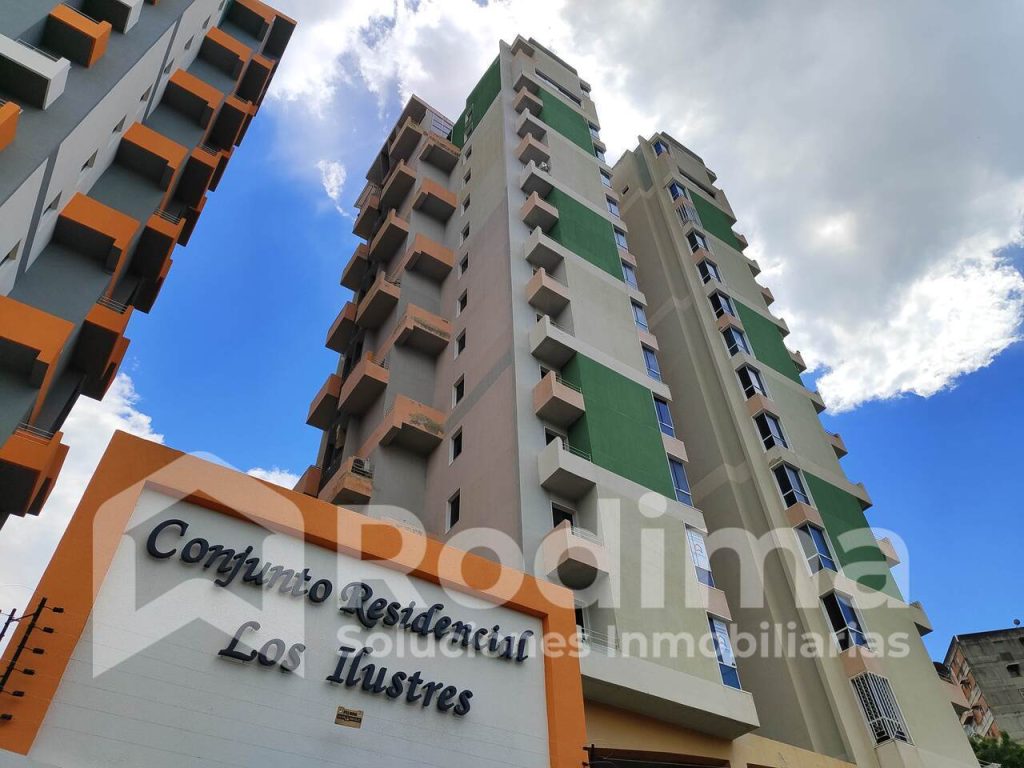 Venta de apartamentos en Maracay en Los Ilustres en Obra blanca